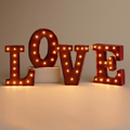 Valentines: Romantic Dinner Decor