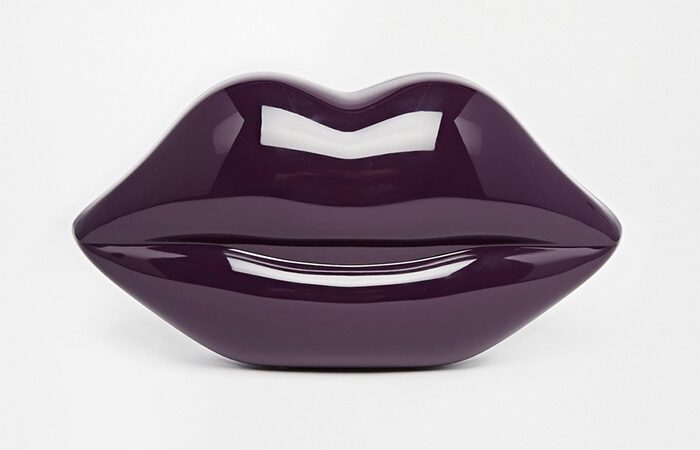 purple-glossy-lips-clutch-handbag